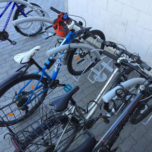 Fietsparkeren | Fietsmarketing | FalcoIon fietsstandaard met oplaadpunt voor e-bike | image #6 |  