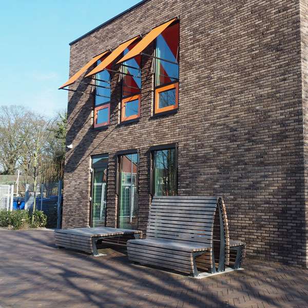 straatmeubilair parkbank buitenbank zitbank zitelement tapis du bois