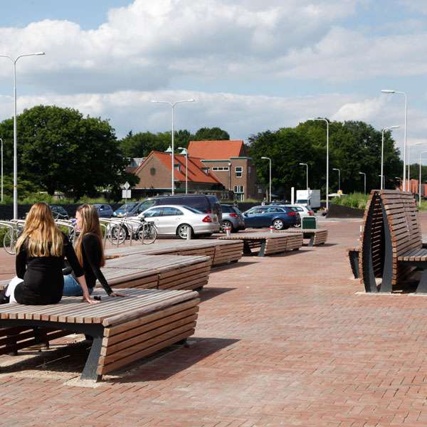 Straatmeubilair | Zitelementen | Tapis du Bois buitenbank | image #3 |  