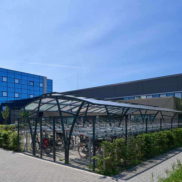 Overkappingen | Overkappingen compact fietsparkeren | FalcoRail enkelzijdige fietsoverkapping voor etagerekken Overkappingen | Overkappingen compact fietsparkeren | FalcoRail enkelzijdige fietsoverkapping voor etagerekken | image #3 |