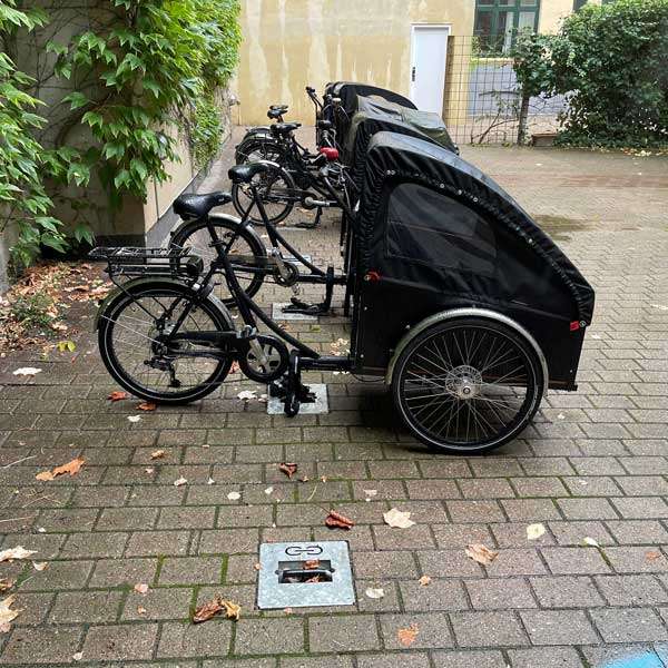 Fietsparkeren | Fietsenrekken met aanbindvoorziening | Falcoloop vastzetvoorziening | image #4 |  