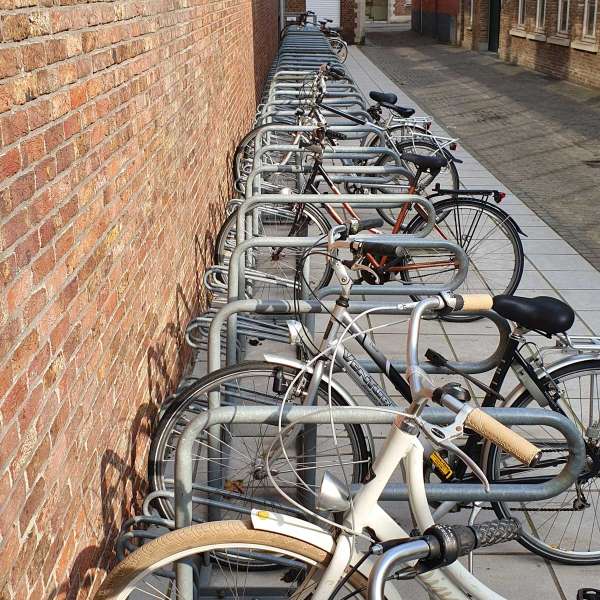 Fietsparkeren | Fietsenrekken met aanbindvoorziening | A-11 fietsenrek met aanbindbeugel 00.620 Fietsparkeren | Fietsenrekken met aanbindvoorziening | A-11 fietsenrek met aanbindbeugel 00.620 | image #2 |