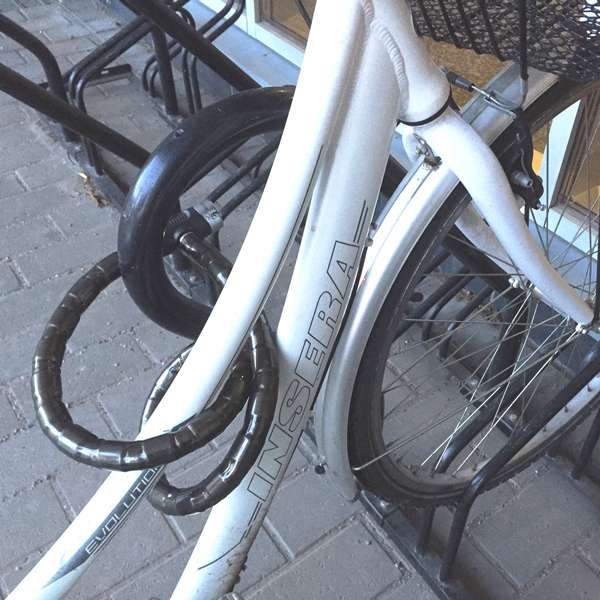 Fietsparkeren | Fietsenrekken met aanbindvoorziening | A-11 fietsenrek met aanbindbeugel 00.630 Fietsparkeren | Fietsenrekken met aanbindvoorziening | A-11 fietsenrek met aanbindbeugel 00.630 | image #3 |