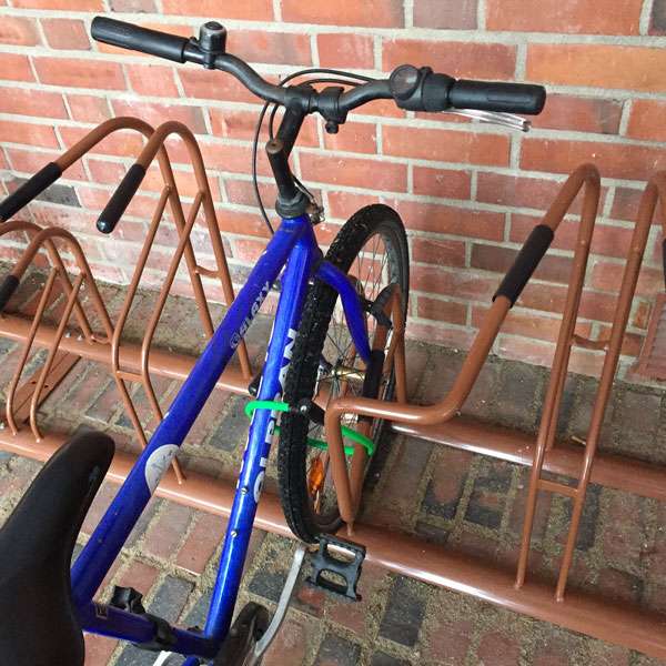 Fietsparkeren | Fietsenrekken met aanbindvoorziening | Ideaal 2.0 met aanbindvoorziening Fietsparkeren | Fietsenrekken met aanbindvoorziening | Ideaal 2.0 met aanbindvoorziening | image #2 |