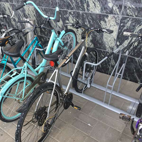 Fietsparkeren | Fietsenrekken met aanbindvoorziening | Ideaal 2.0 met aanbindvoorziening Fietsparkeren | Fietsenrekken met aanbindvoorziening | Ideaal 2.0 met aanbindvoorziening | image #4 |