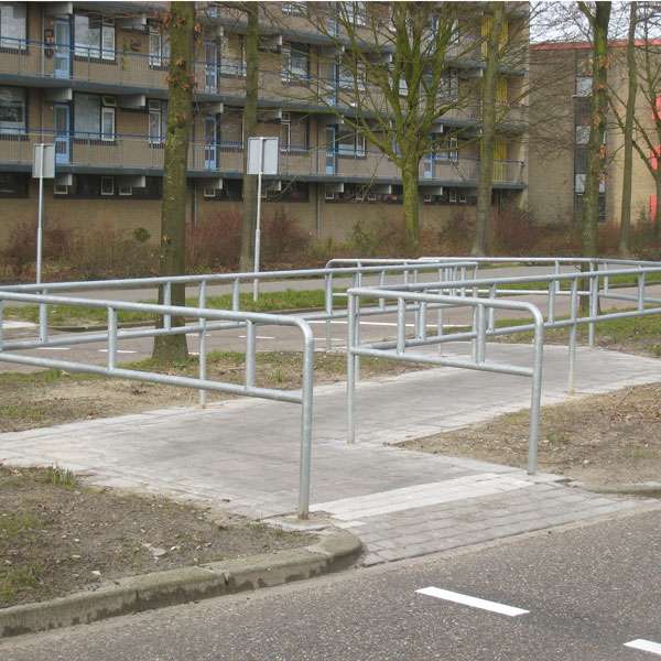 Verkeersvoorzieningen | Verkeersgeleiders | Doorlopend geleidehek | image #5 |  