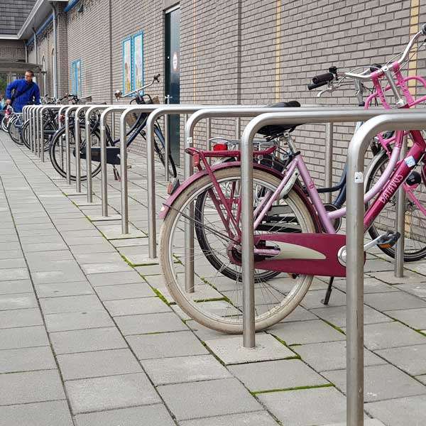 Fietsparkeren | Fietsaanleunbeugels | FalcoLean RVS Fietsaanleunbeugel met of zonder tussenbuis | image #4 |  