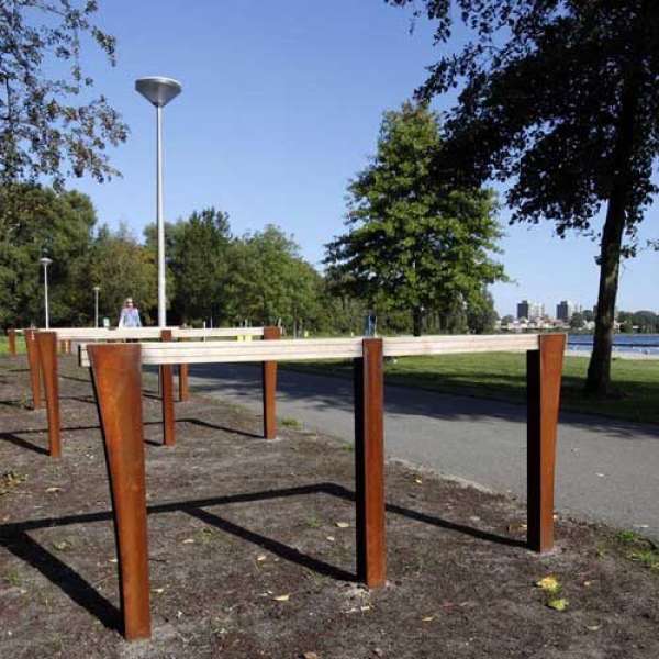 Fietsparkeren | Op maat gemaakt | Fietsaanleunbeugels van Cortenstaal en hout Fietsparkeren | Op maat gemaakt | Fietsaanleunbeugels van Cortenstaal en hout | image #5 |