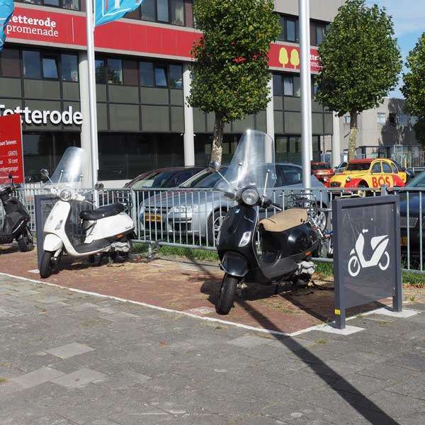 Verkeersvoorzieningen | Verkeersgeleiders | FalcoScooter afzetpanelen Verkeersvoorzieningen | Verkeersgeleiders | FalcoScooter afzetpanelen | image #7 |