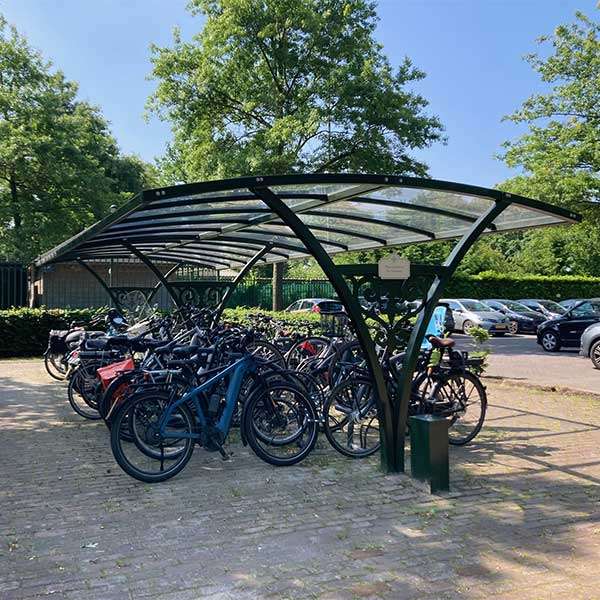 Overkappingen | Op maat gemaakt | Maatwerk fietsoverkapping voor een sprookjesachtig pretpark | image #1 |  127649 fietsoverkapping fietsparkeren op maat