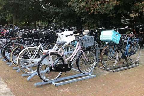 117344 fietsparkeren fietsenrek kratfietsen