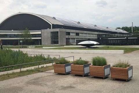 122463 straatmeubilair plantenbak wegafzetting