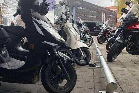 Geleidebuis voor markering scooters en fatbikes Hogeschool