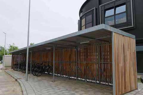 130257 fietsparkeren fietsoverkapping hotel