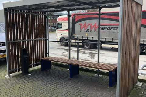 112845 117445 rokersruimte overkapping buitenbank pauzeruimte