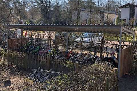 120692 116974 fietsoverkapping fietsenrek voor kinderfietsen basisschool