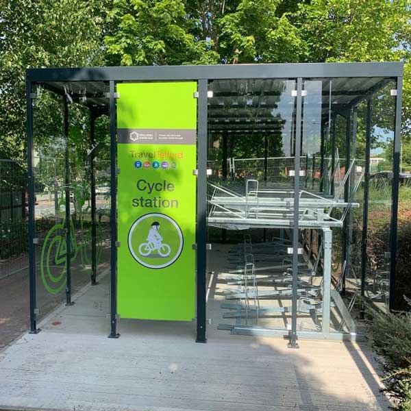 Week 26: Luxe fietsenstalling met felgroene bestickering