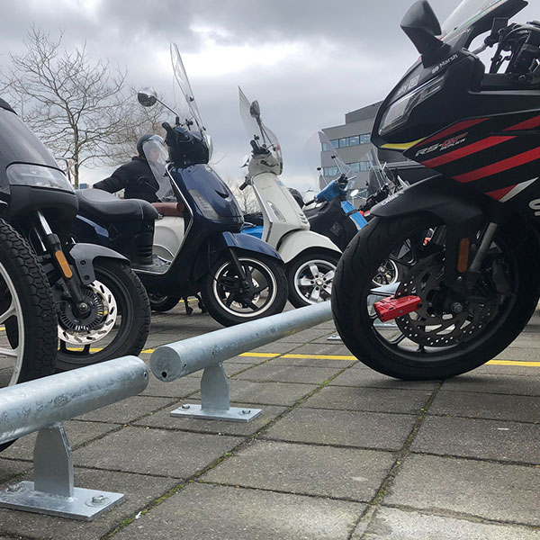 Geleidebuis voor markering scooters en fatbikes Hogeschool