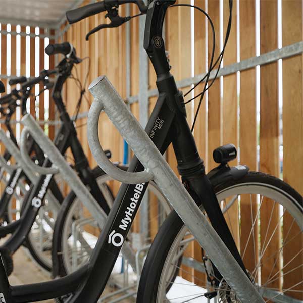 130257 fietsparkeren fietsoverkapping hotel