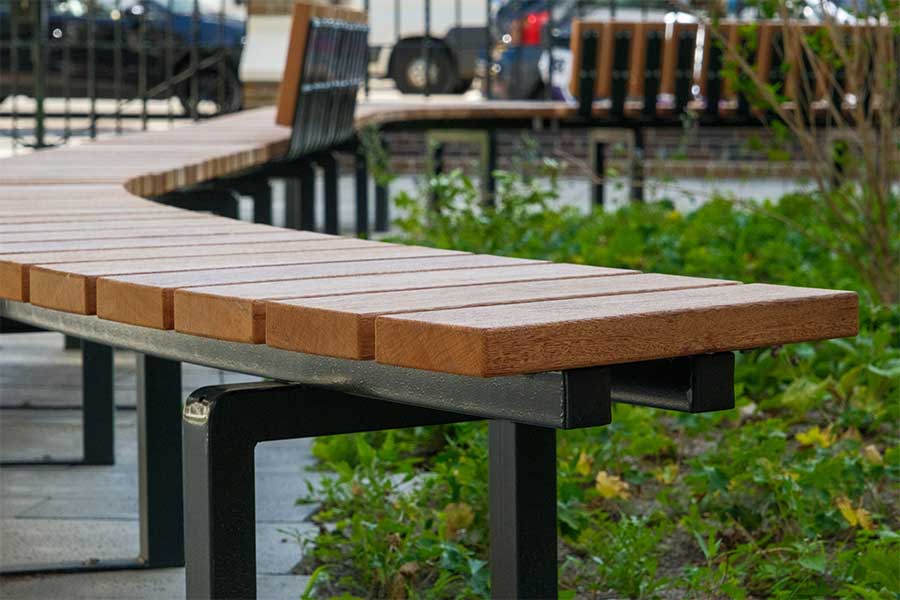 141027 straatmeubilair buitenbanken bank Paradijskerk Rotterdam