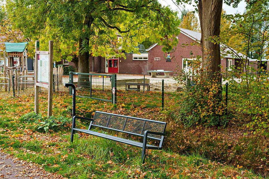 143499 straatmeubilair buitenbank zitbank afvalbak