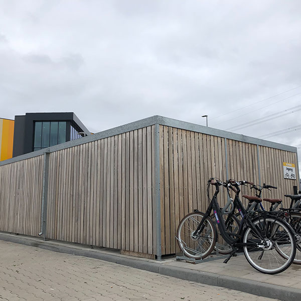 110120 fietsparkeren fietsoverkapping rokersruimte fietsenrek