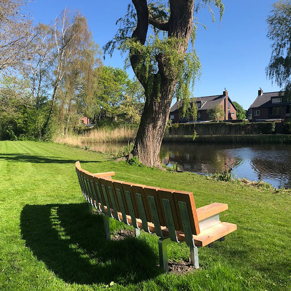 116874 straatmeubilair buitenbank zitbank babbelbank