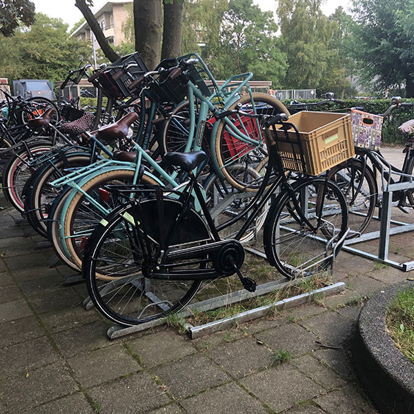 117344 fietsparkeren fietsenrek kratfietsen