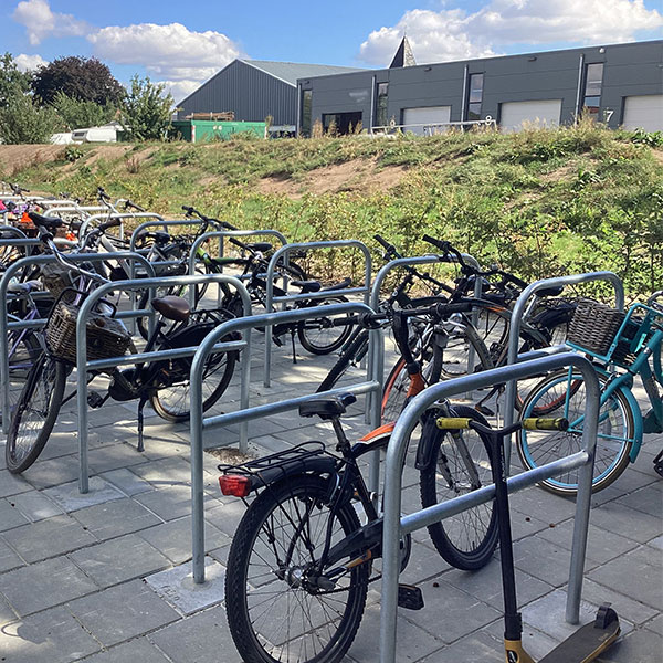 120203 fietsoverkapping fietsparkeren fietsaanleunbeugels berging 
