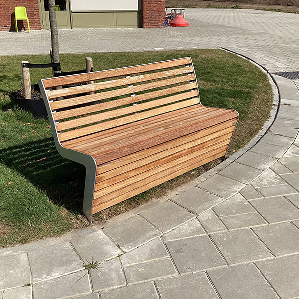 120203 fietsoverkapping fietsparkeren fietsaanleunbeugels berging  straatmeubilair buitenbank afvalbak