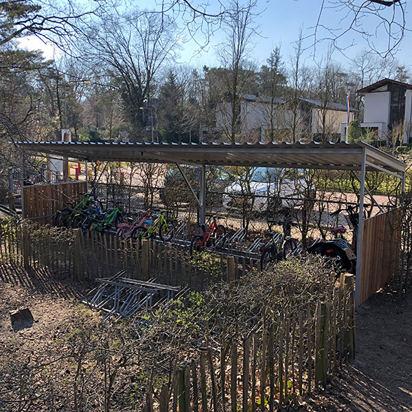 120692 116974 fietsoverkapping fietsenrek voor kinderfietsen basisschool