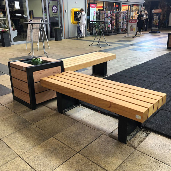 121965 straatmeubilair zitbank plantenbak