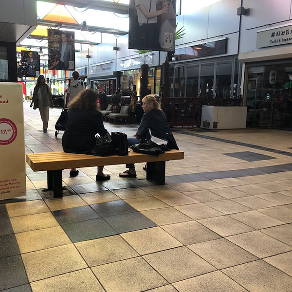 121965 straatmeubilair zitbank plantenbak