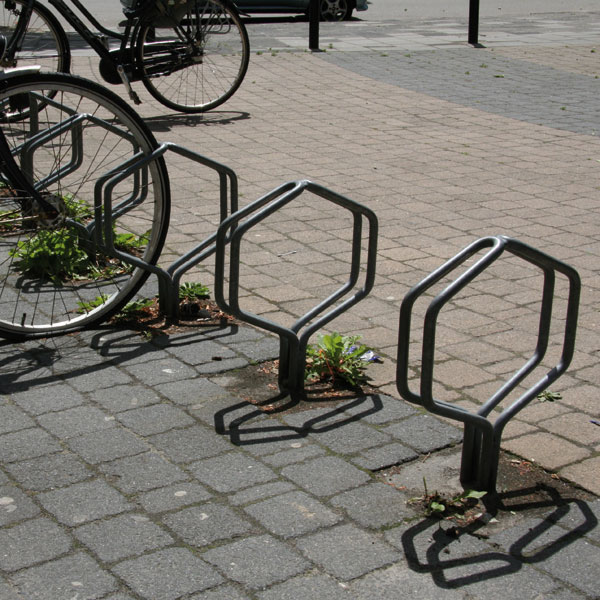 fietsparkeren fietsklem F-8 90 graden betonvoet