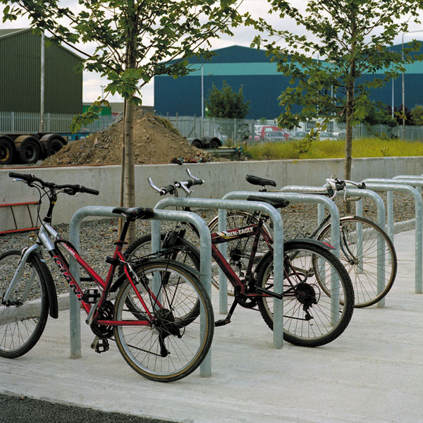 parkeervoorzieningen geleideboog verkeersgeleider verkeersvoorziening