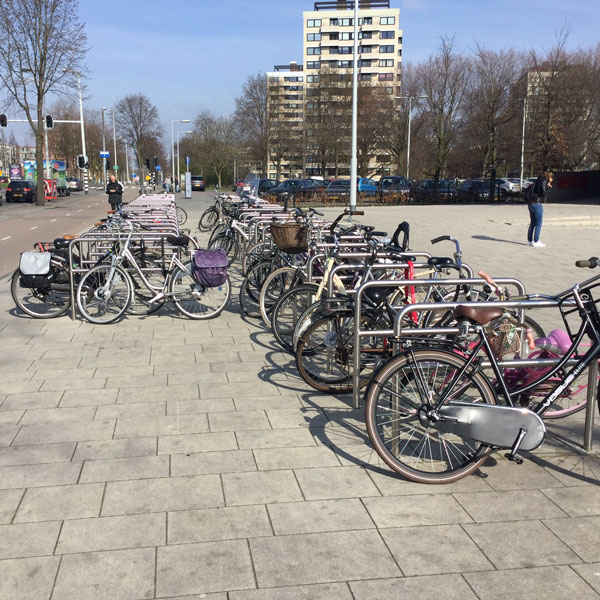 fietsparkeren RVS fietsaanleunbeugel met tussenbuis