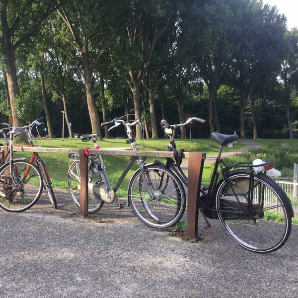 fietsparkeren fietsaanleunbeugel Cortenstaal