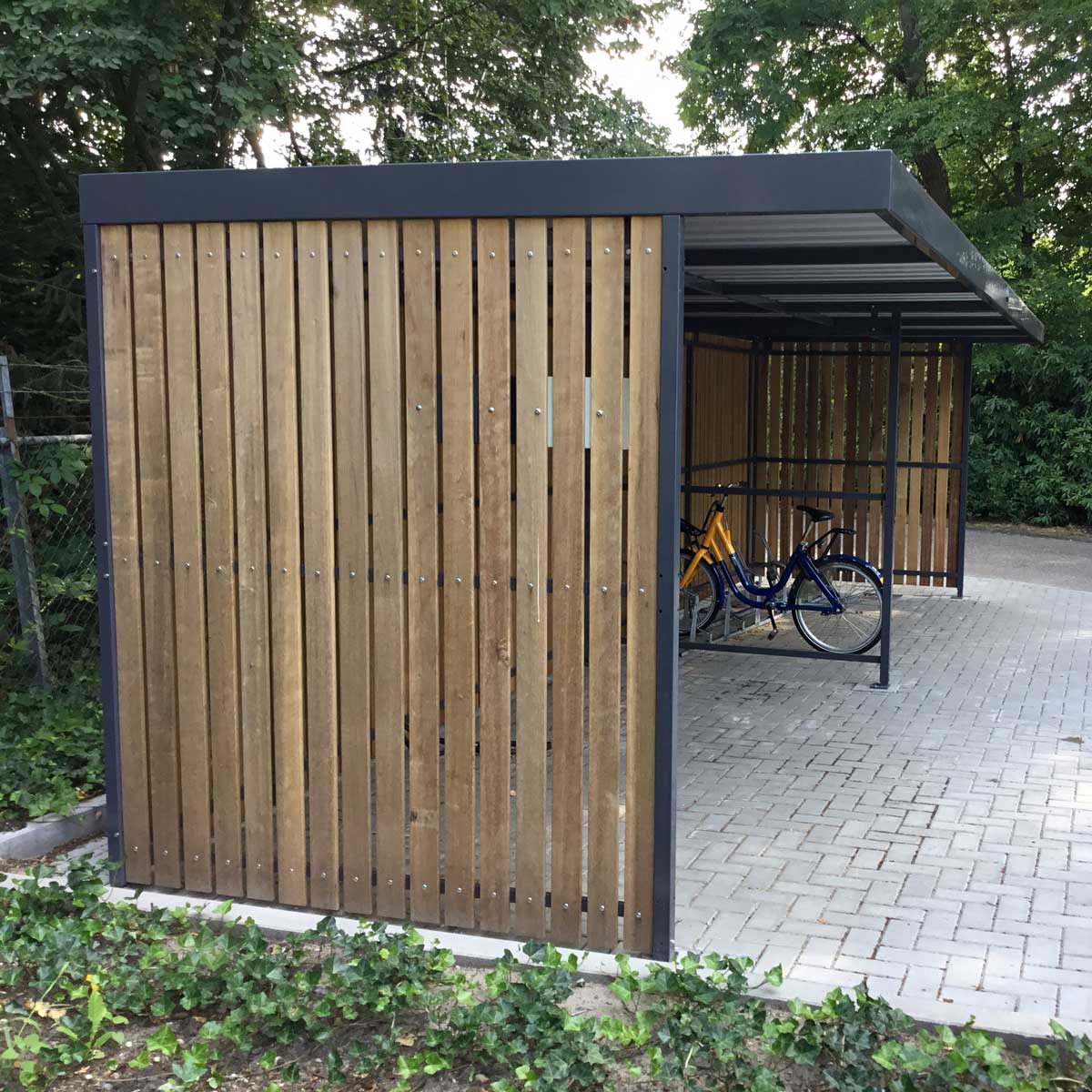 FalcoZan-180 fietsoverkapping