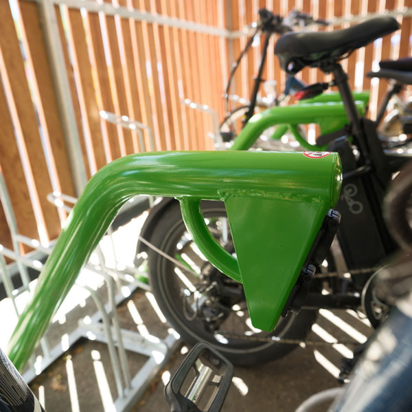 FalcoSound fietsenrek met oplaadpunt voor e-bike